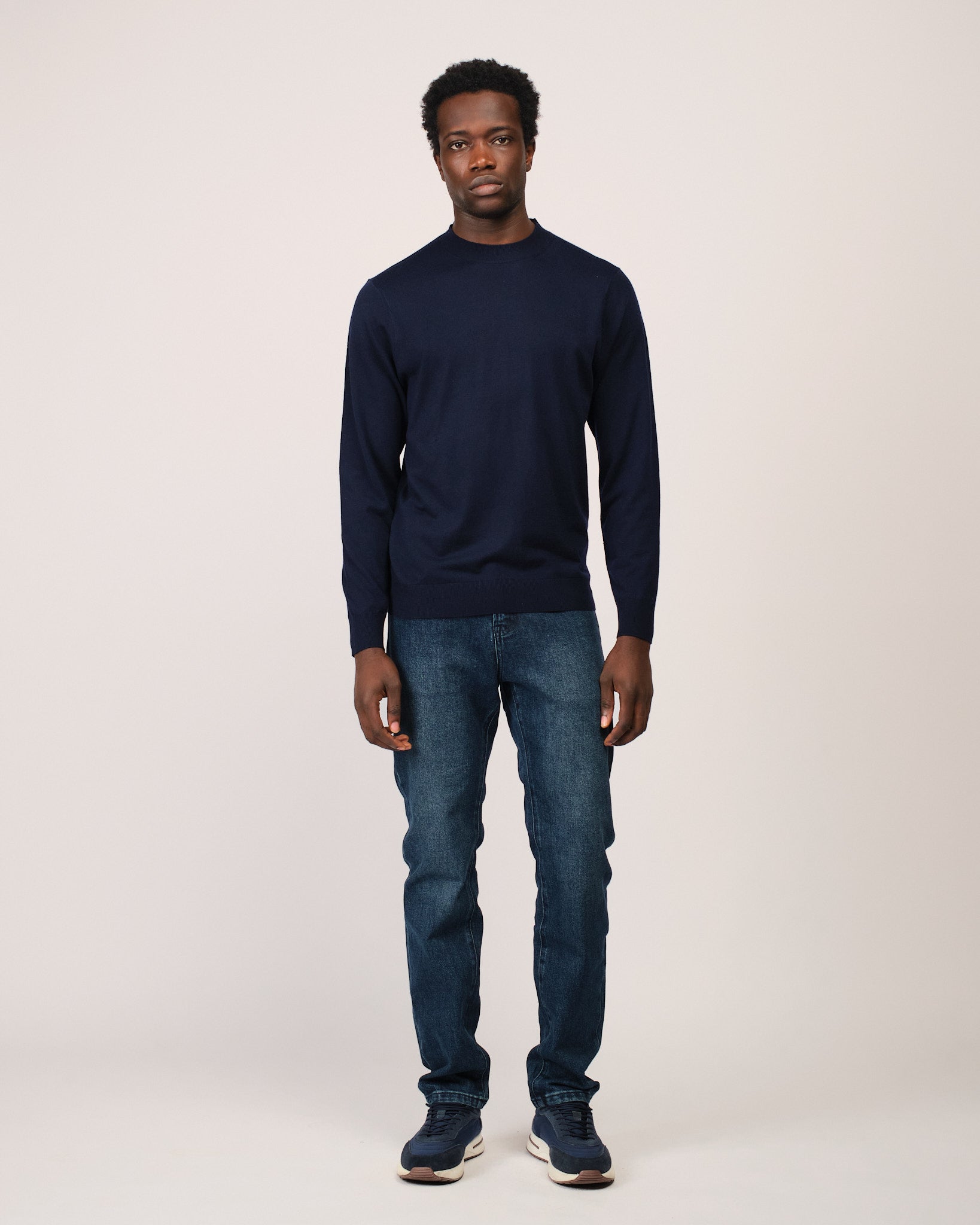 The Fine Cashmere Crewneck Navy