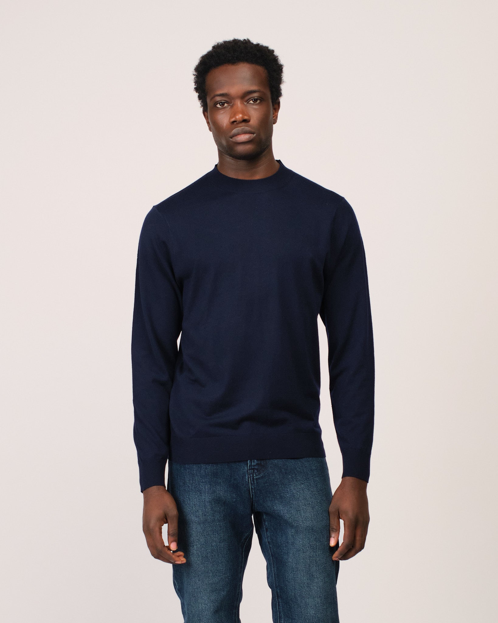 The Fine Cashmere Crewneck Navy