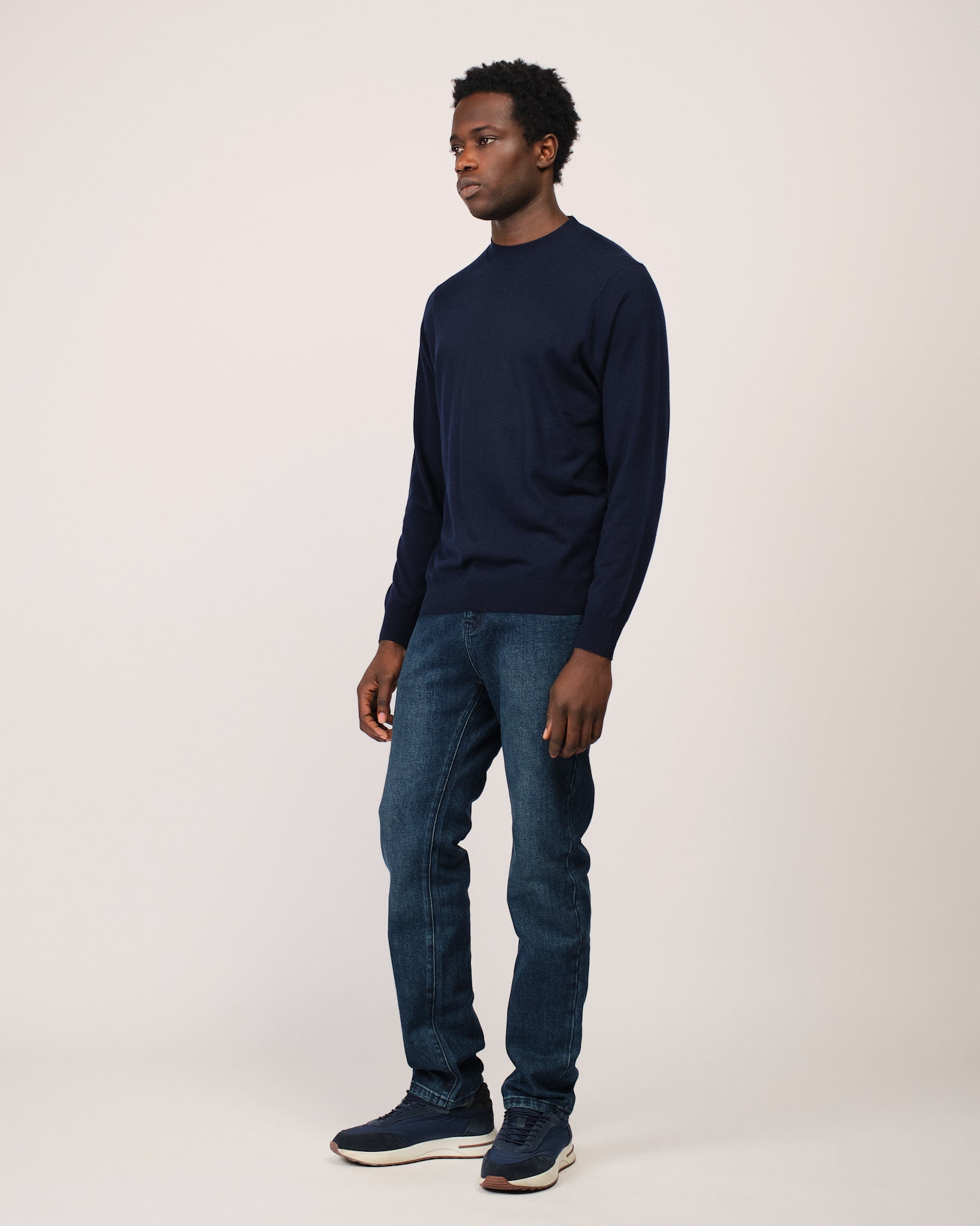 The Fine Cashmere Crewneck Navy