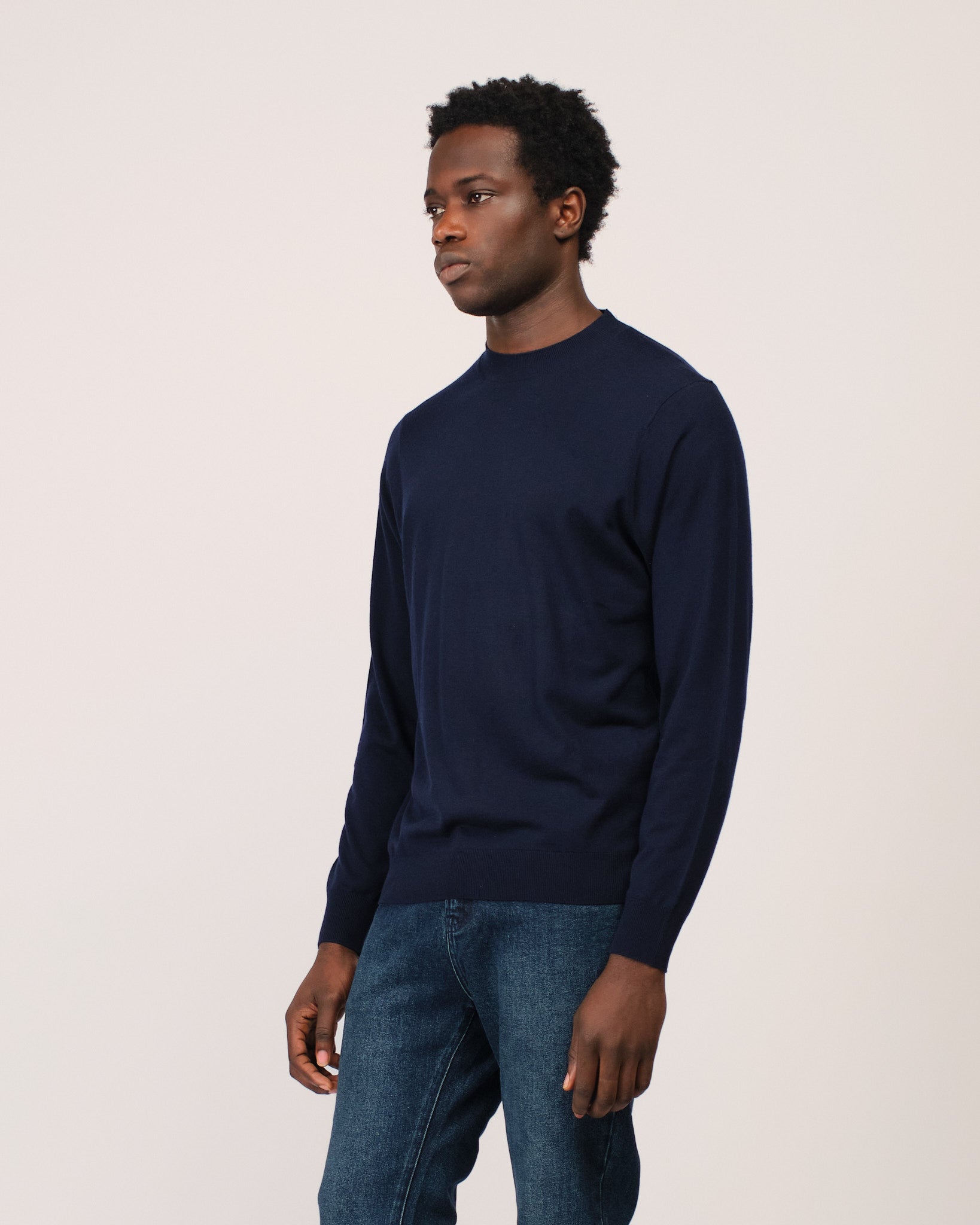 The Fine Cashmere Crewneck Navy