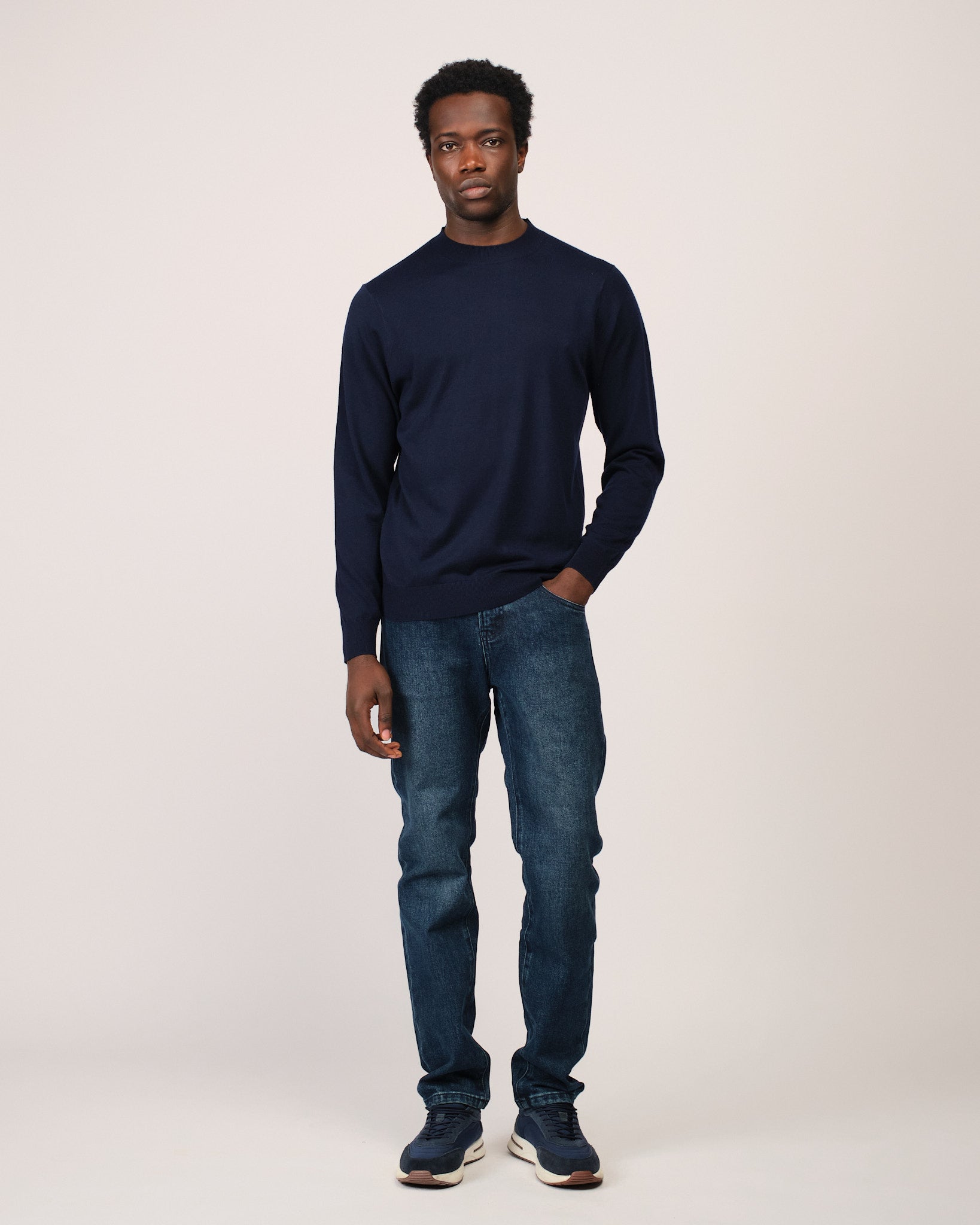 The Fine Cashmere Crewneck Navy