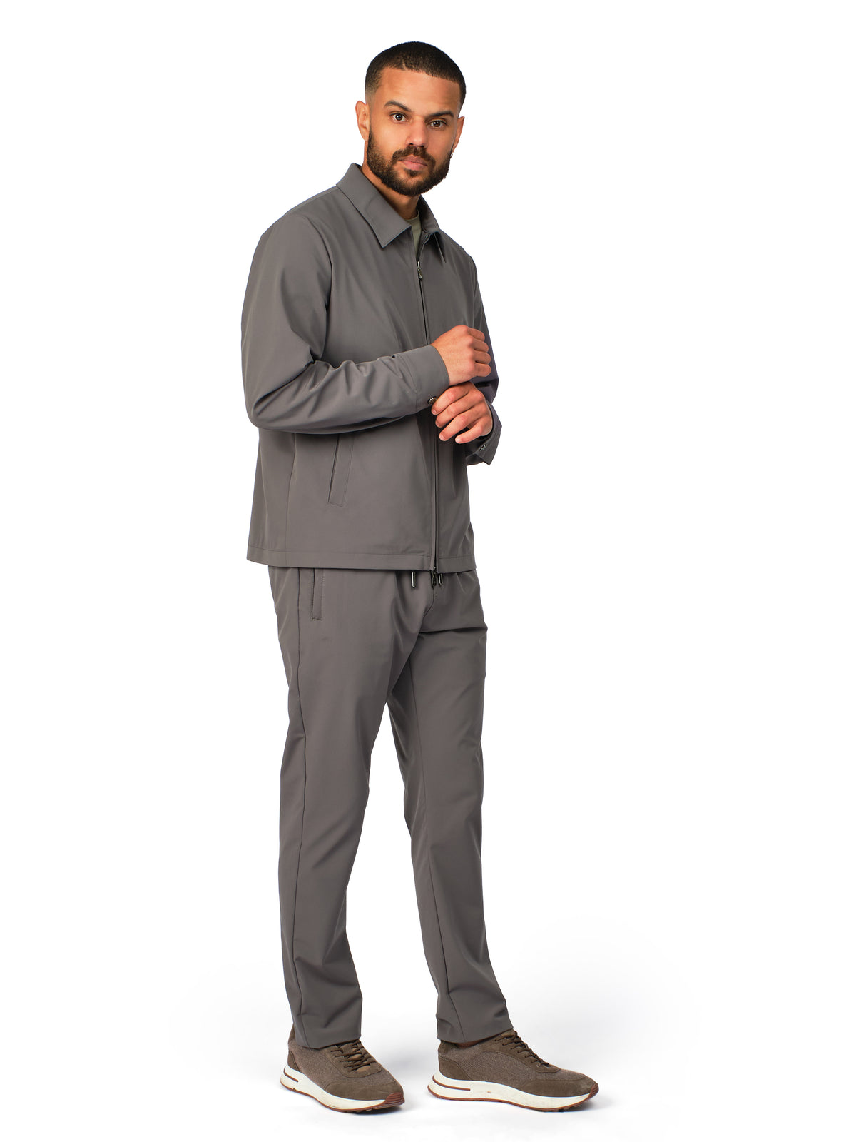 Looks like tailoring. Moves like your favourite clothes.