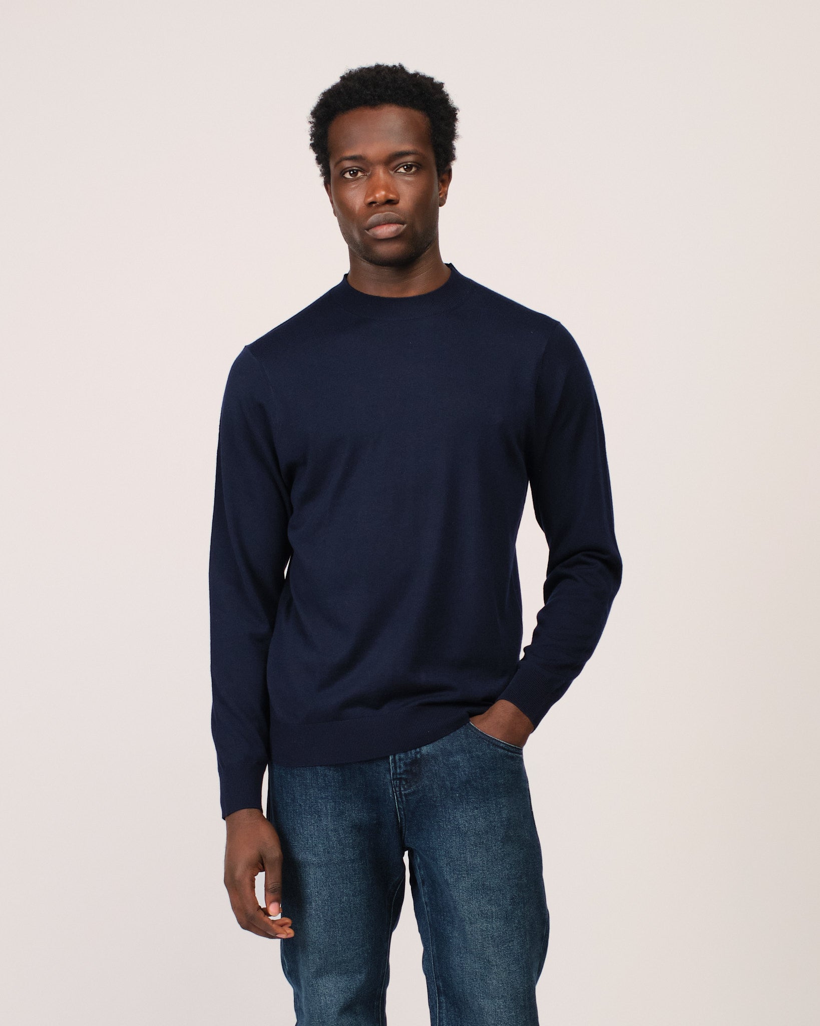 The Fine Cashmere Crewneck Navy