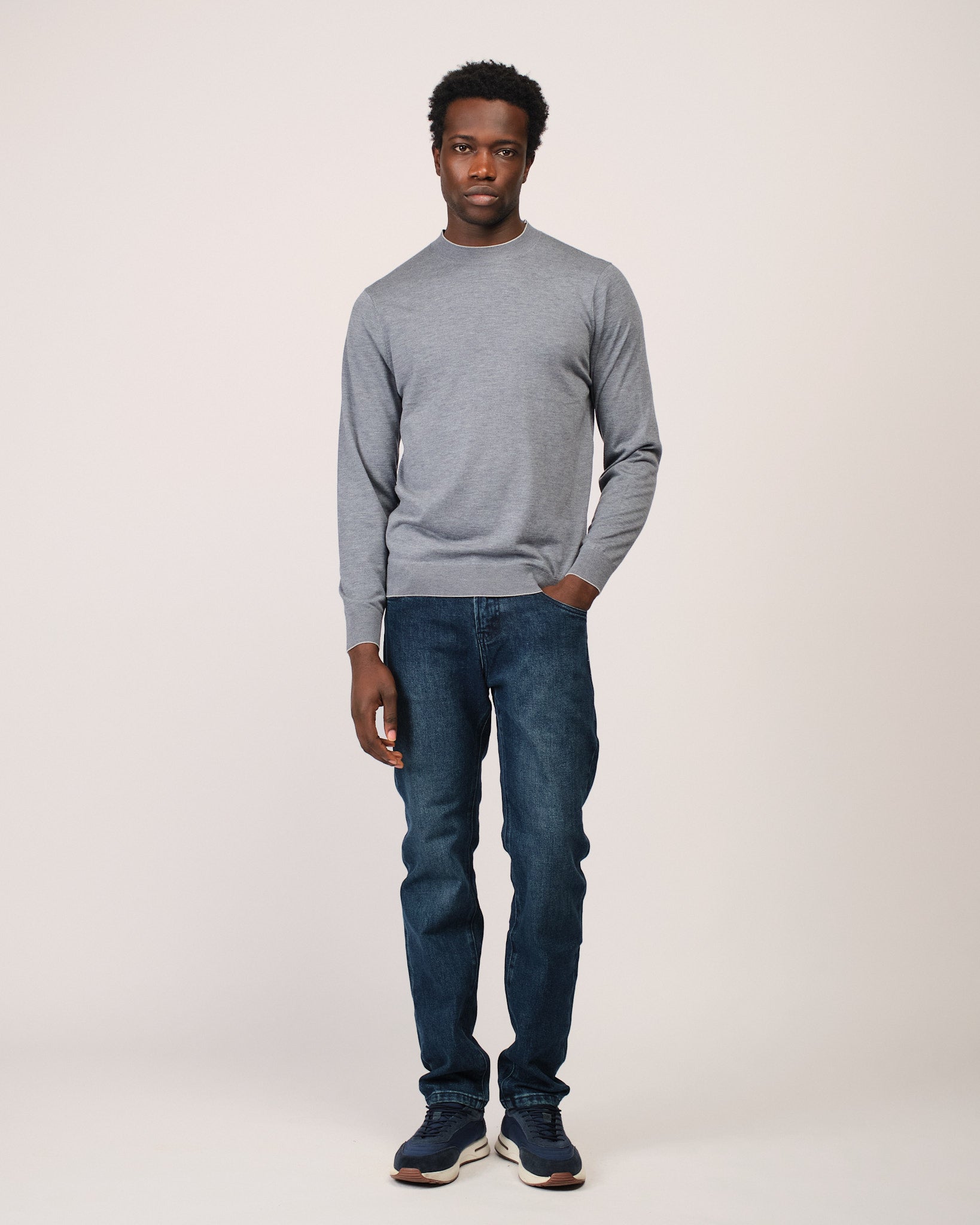 The Fine Cashmere Crewneck Grey